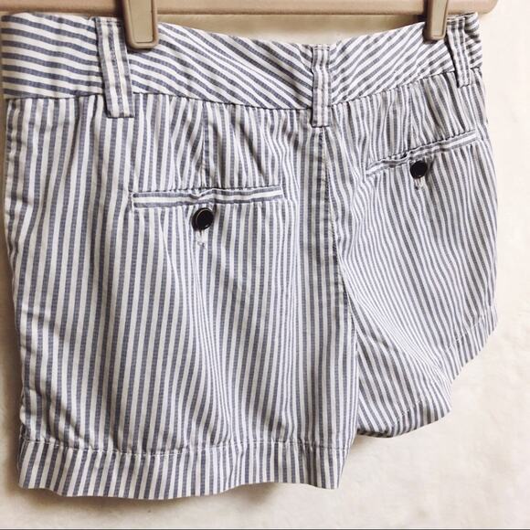 Uniqlo Blue & White Striped Pocket Chic Shorts - Picture 2 of 5